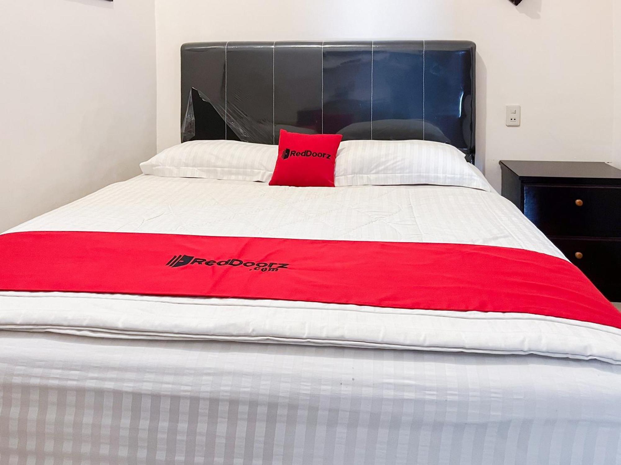 Hotel Reddoorz Near Pantai Pandan Sibolga 2 à Halangan Extérieur photo