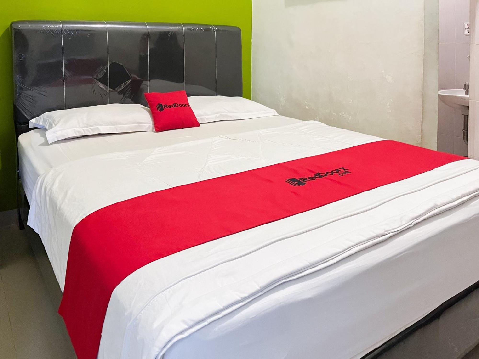 Hotel Reddoorz Near Pantai Pandan Sibolga 2 à Halangan Extérieur photo