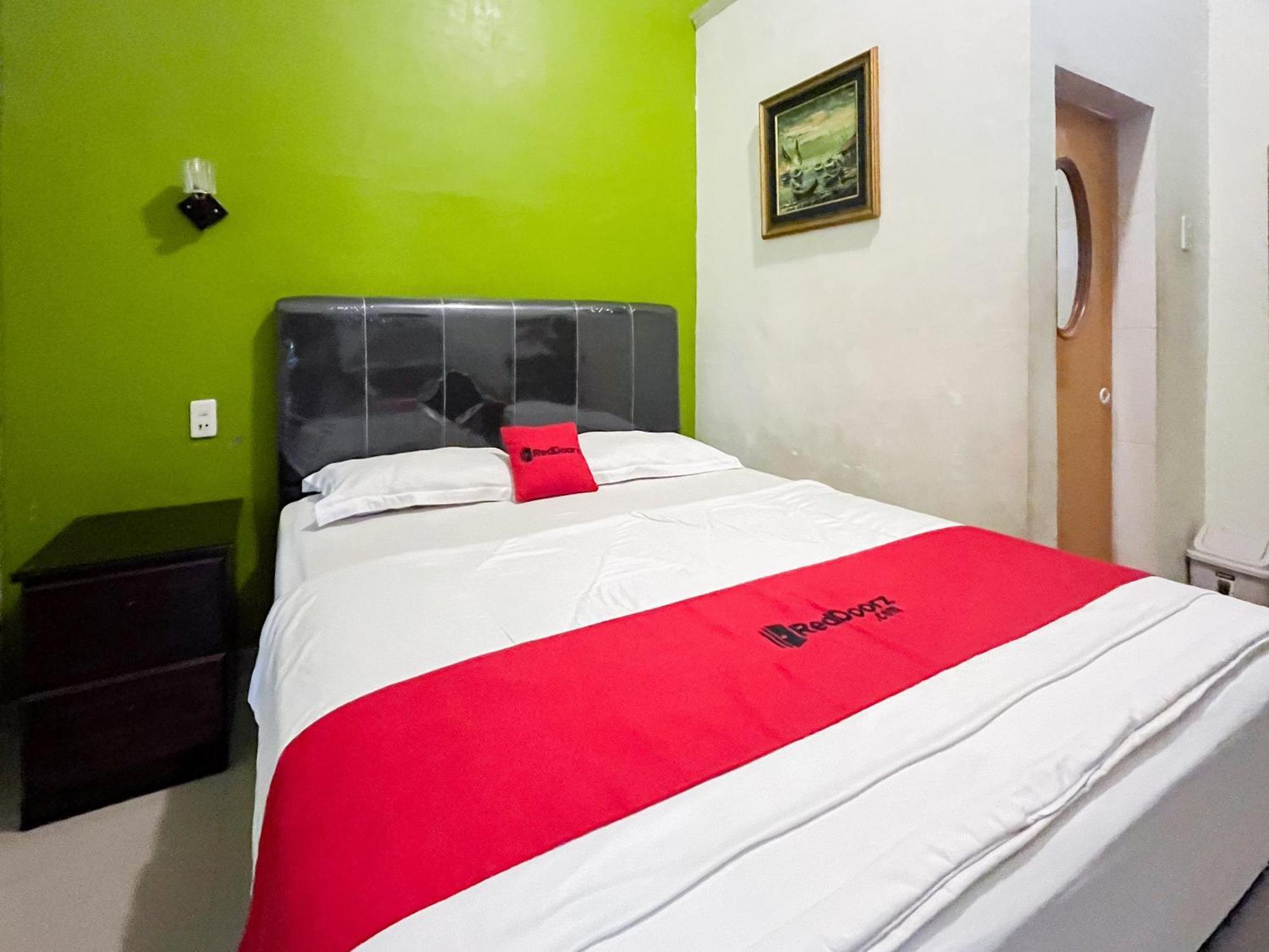 Hotel Reddoorz Near Pantai Pandan Sibolga 2 à Halangan Extérieur photo